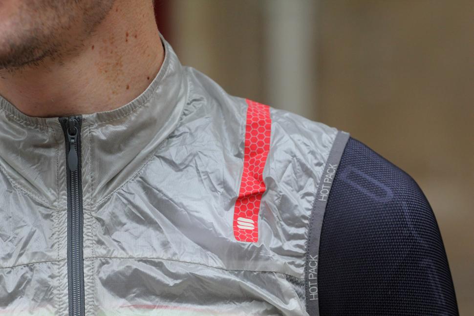 Review: Sportful Hot Pack Ultralight Vest | road.cc